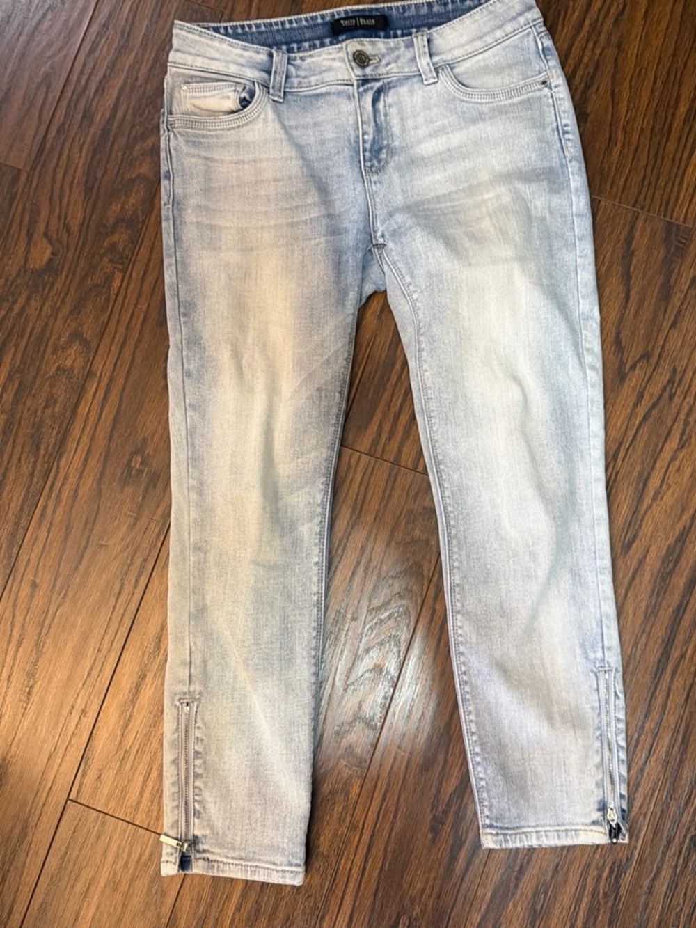 White House Black Market Light Wash skinny Jeans with Ankle Zips